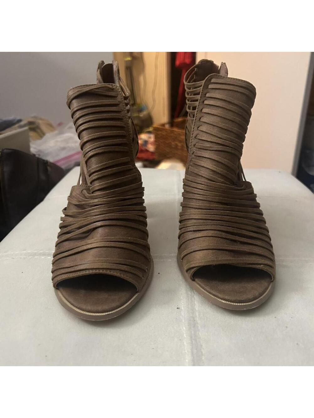 JustFab Women's Brown and Tan Sandal